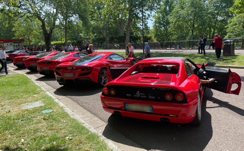 I 75 anni della Ferrari, parata di “Rosse” sul Pubblico Passeggio