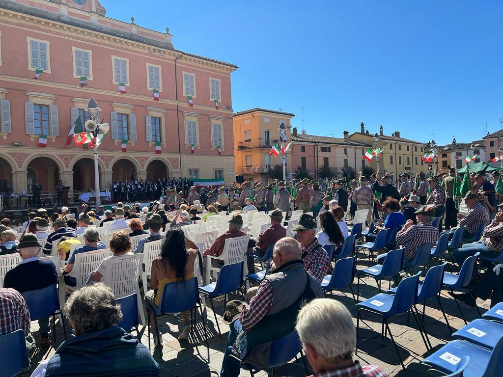 La sfilata degli alpini alla festa granda