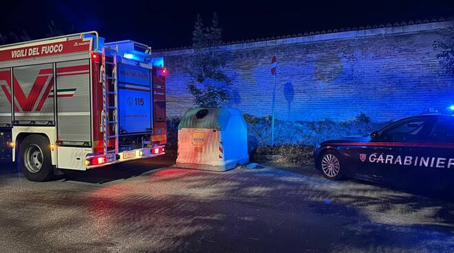 vigili del fuoco e carabinieri notte