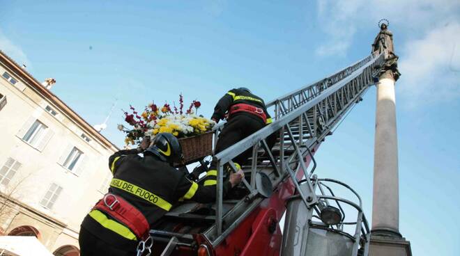 omaggio immacolata vigili del fuoco