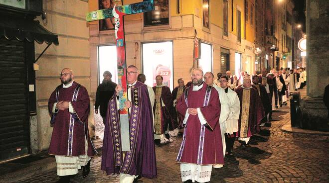 mercoledì delle ceneri vescovo processione