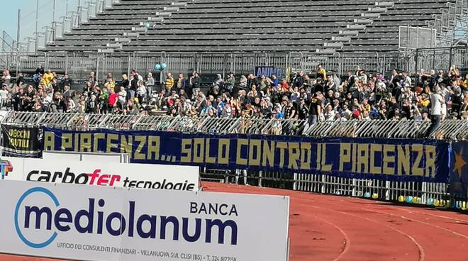 Feralpisalò-Parma striscione Garilli