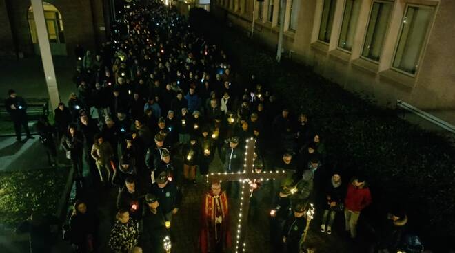 La via crucis all'ospedale di Piacenza