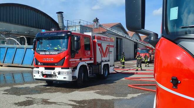 incendio silos vigili del fuoco Roncaglia